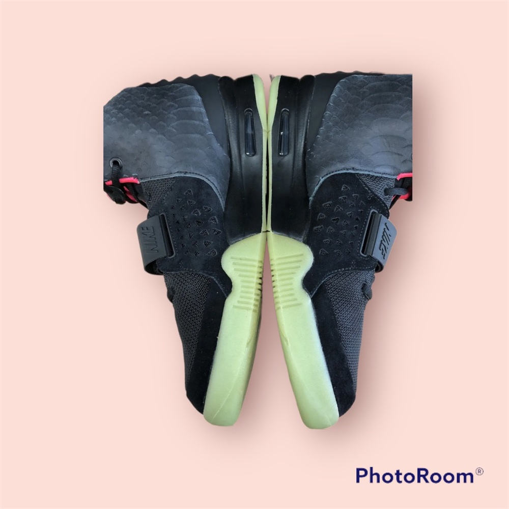 Yeezy sneakers - Picture 7 of 13